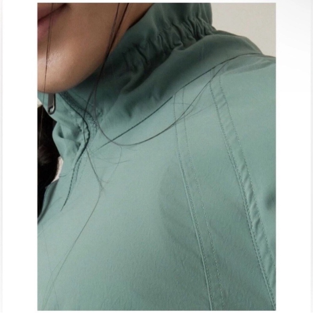 Athleta Advantage Poplin Jacket Raincoat Windbreaker
Size XS NWOT - Picture 6 of 16
